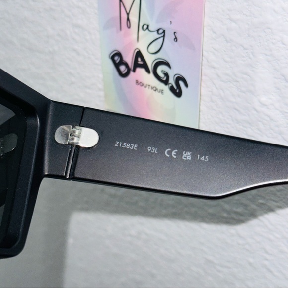 Louis Vuitton: Monogram LV Reflective Waimea L Sunglasses - Picture 10 of 16